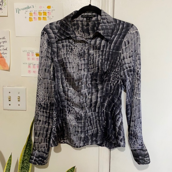 Vintage silk snake print button top - Picture 3 of 3